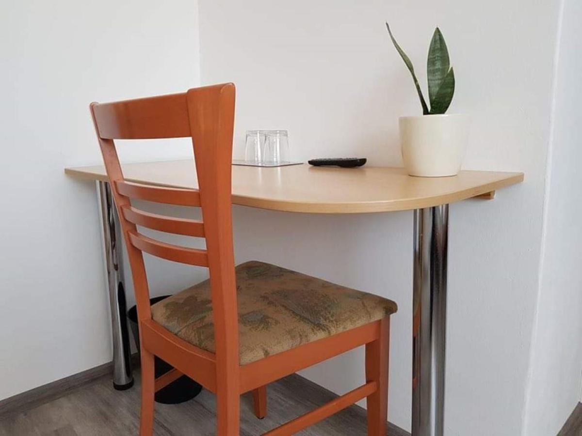 Mátyás Panzió Acomodação com café da manhã Szeged Exterior foto
